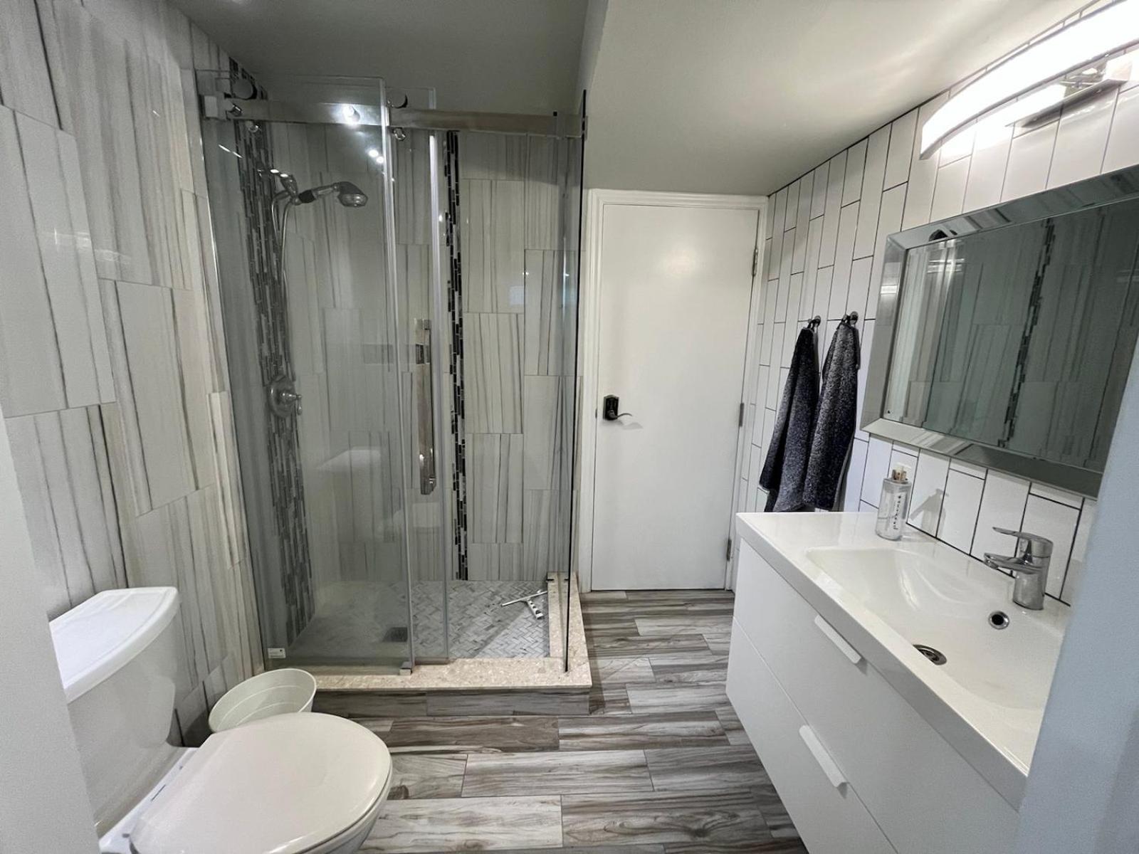 Modern Studio With Kitchenette And Bath Guelph Luaran gambar