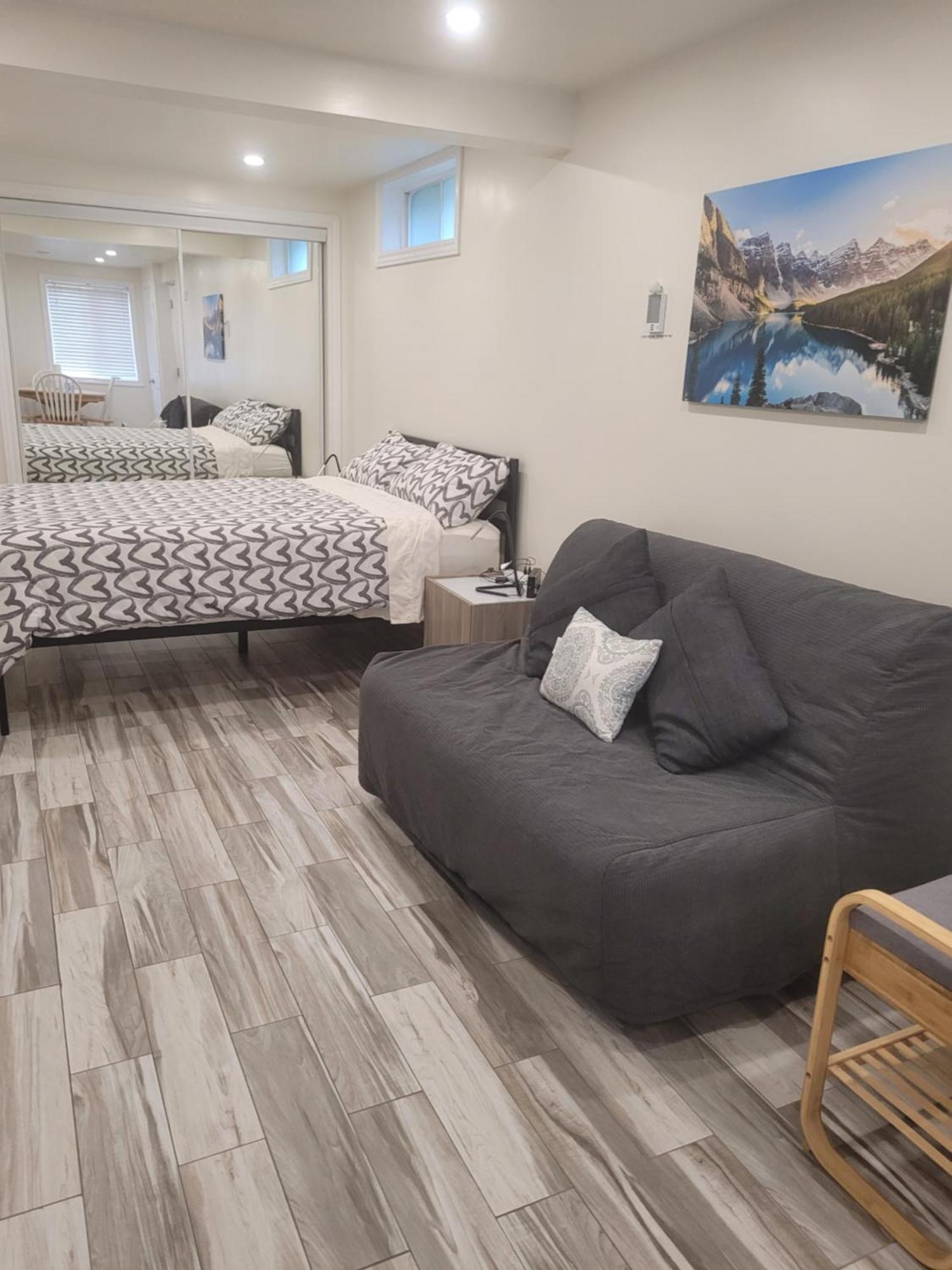 Modern Studio With Kitchenette And Bath Guelph Luaran gambar