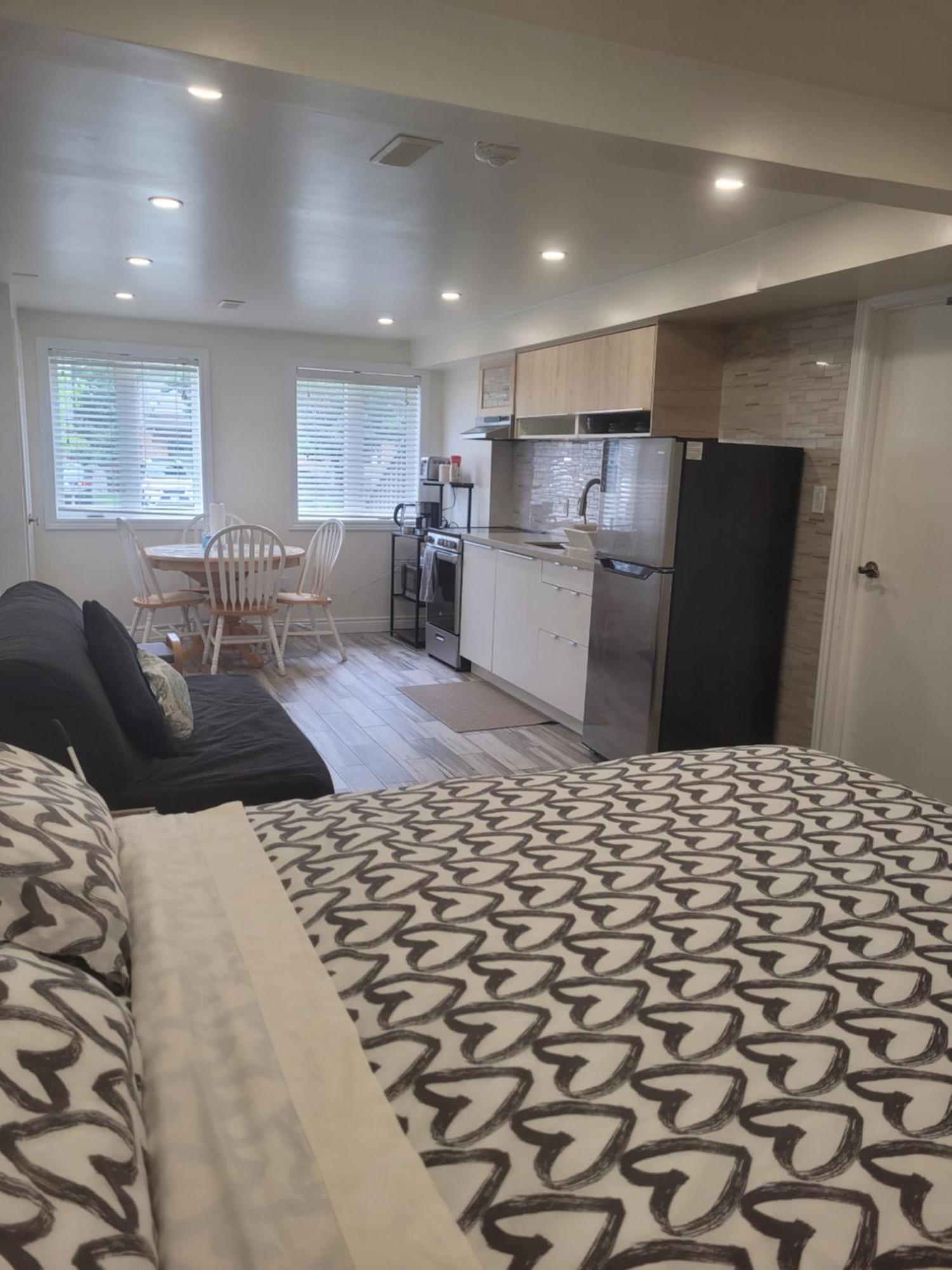 Modern Studio With Kitchenette And Bath Guelph Luaran gambar